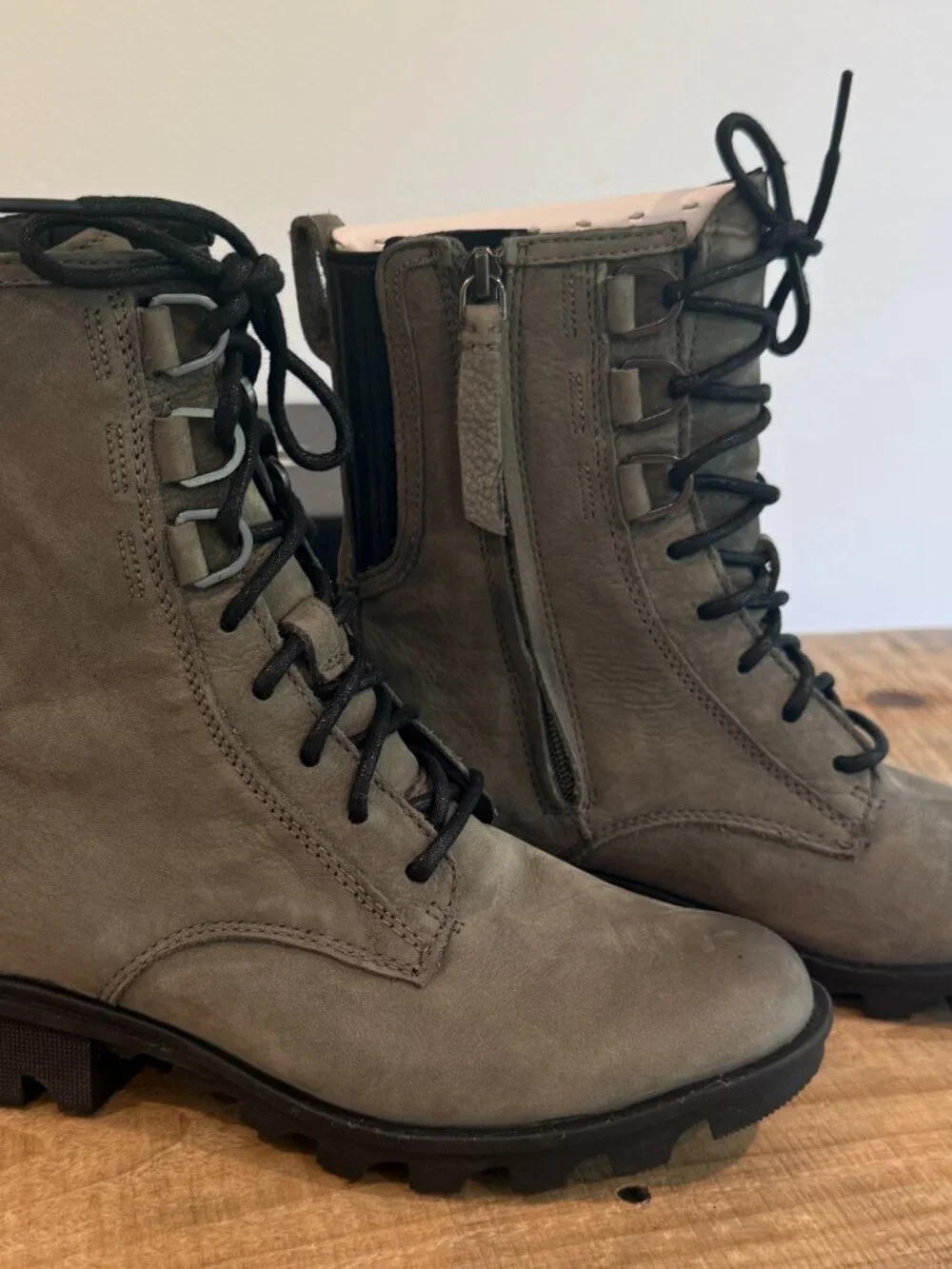 Sorel Phoenix Lace in Quarry NEW Size 7